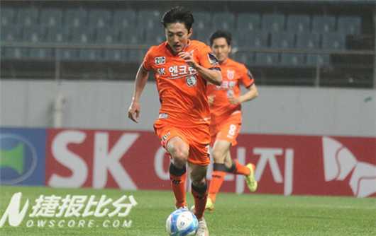 济州新帅开门黑，水原三星客场1-0笑傲K联赛榜首对决