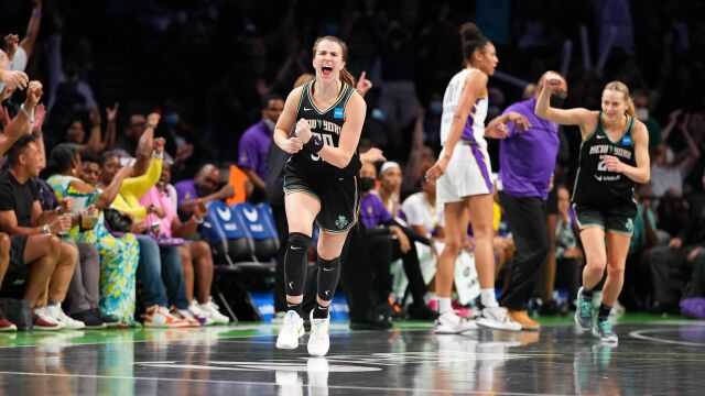 短兵相接！芝加哥天空主场力擒达拉斯飞马稳固排名