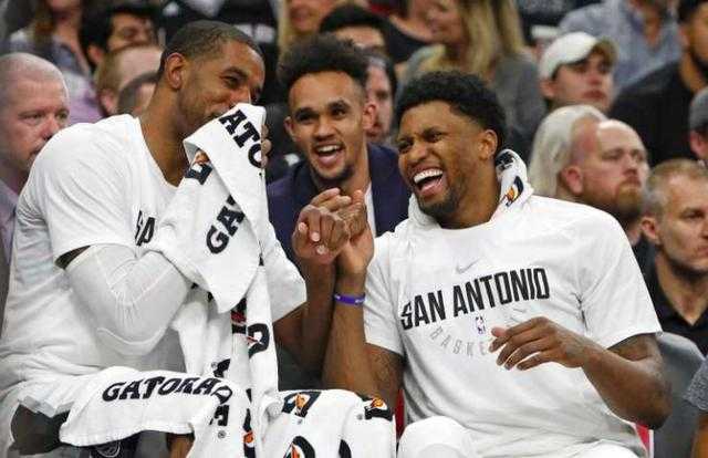 马刺123-98狂胜灰熊，文班亚马攻防两端统治比赛