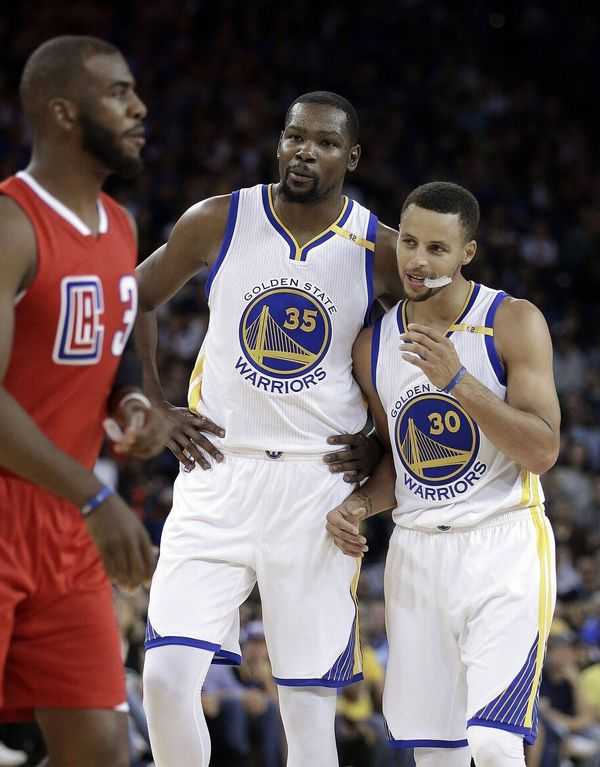 骑士险胜残阵勇士！末节冲突6次技犯引爆大通中心